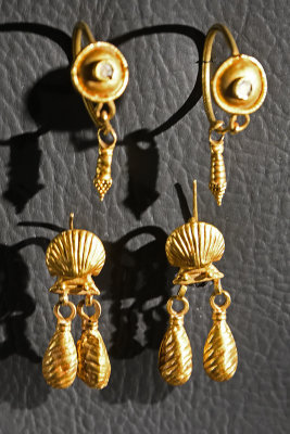 Ankara Archaeology and art museum Earrings Gold 2019 3454b.jpg