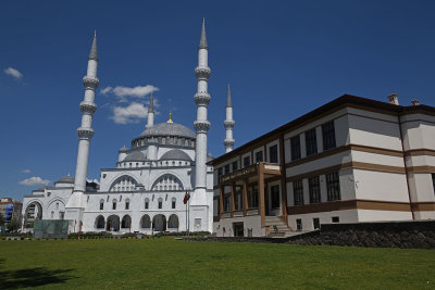 Ankara Melike Hatun Camii june 2019 3761.jpg