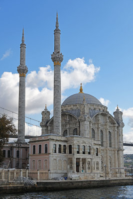 Istanbul Ortakoy Mosque oct 2019 7353.jpg