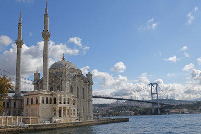 Istanbul Ortakoy Mosque oct 2019 7354.jpg