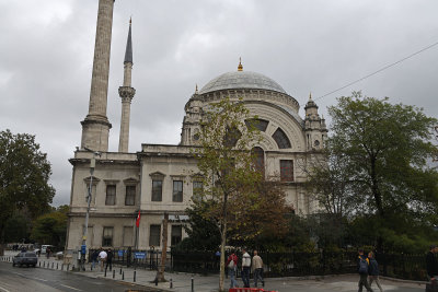 Istanbul Dolmabahce mosque oct 2019 7190.jpg