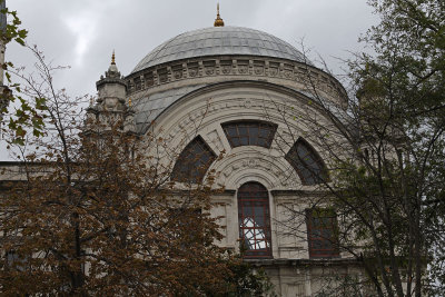 Istanbul Dolmabahce mosque oct 2019 7191.jpg