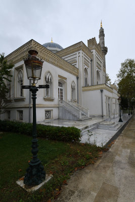 Istanbul Yildiz Hamidiye mosque oct 2019 7229.jpg