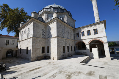 Istanbul Beylerbeyi Mosque oct 2019 6779.jpg