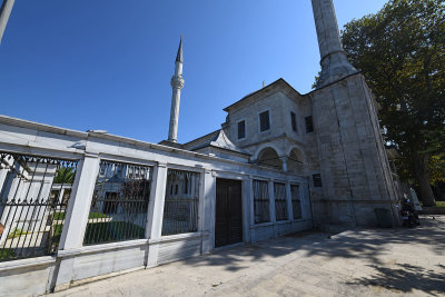 Istanbul Beylerbeyi Mosque oct 2019 6788.jpg
