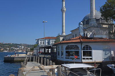 Istanbul Beylerbeyi Mosque oct 2019 6791.jpg