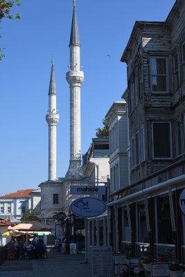 Istanbul Beylerbeyi Mosque oct 2019 6793.jpg