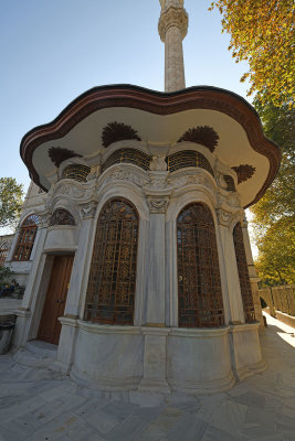 Istanbul Nusretiye mosque oct 2019 6660.jpg