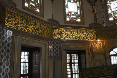 Istanbul Laleli mosque at Mausoleum oct 2019 7160.jpg