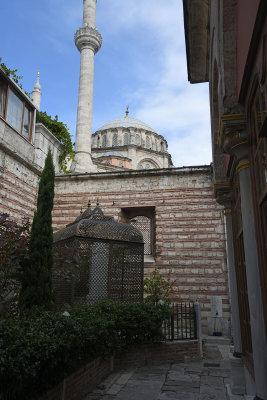 Istanbul Laleli mosque at Mausoleum oct 2019 7168.jpg
