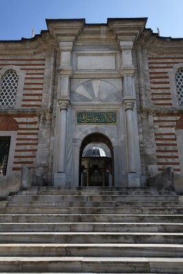 Istanbul Laleli mosque oct 2019 7089.jpg