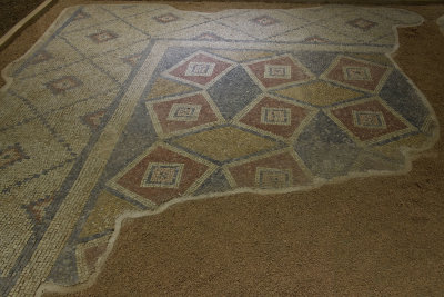 Urfa Haleplibahce Museum Geometric Villa mosaic sept 2019 5196.jpg