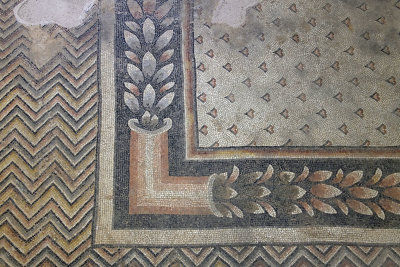 Urfa Haleplibahce Museum Name unclear mosaic sept 2019 5172.jpg