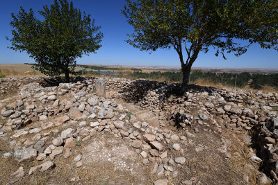 Urfa Gobeklitepe Maybe Islamic graves sept 2019 5363.jpg