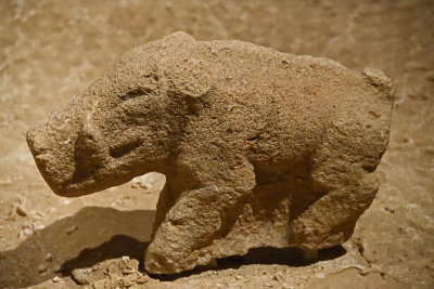 Urfa museum Boar statue sept 2019 4766.jpg