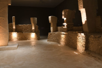 Urfa museum Gobeklitepe Temple D replica sept 2019 4820.jpg