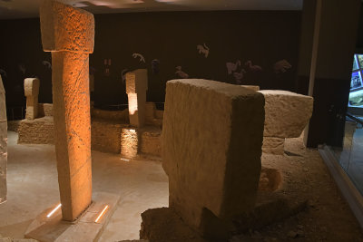 Urfa museum Gobeklitepe Temple D replica sept 2019 4841.jpg