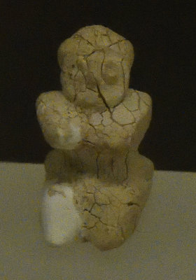 Urfa museum Human figurine sept 2019 4741.jpg