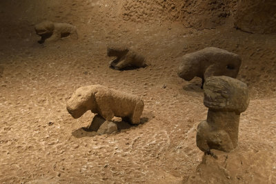 Urfa museum Animal statues sept 2019 4778.jpg