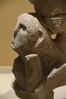Urfa museum Totemlike head sept 2019 4890.jpg