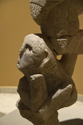 Urfa museum Totemlike head sept 2019 4891.jpg