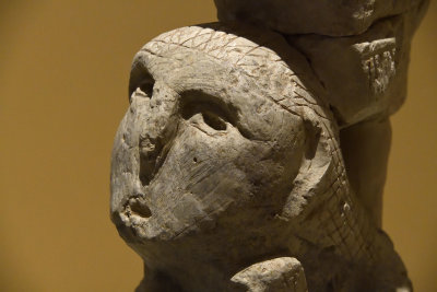 Urfa museum Totemlike head sept 2019 4892.jpg