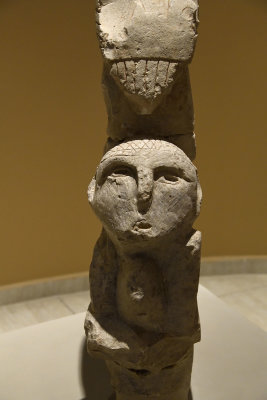 Urfa museum Totemlike head sept 2019 4893.jpg