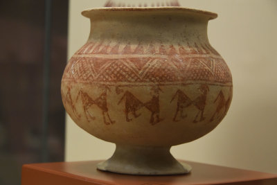 Urfa museum Large bowl with base sept 2019 4981.jpg