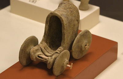 Urfa museum Toy cart sept 2019 4978.jpg