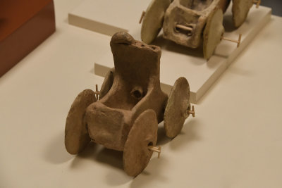 Urfa museum Toy cart sept 2019 4979.jpg