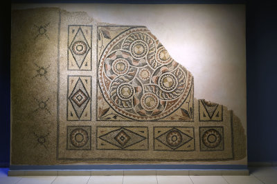 Gaziantep Zeugma museum Geometric mosaic sept 2019 4096.jpg