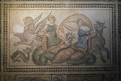 Gaziantep Zeugma museum Zeus and Europa mosaic sept 2019 4105.jpg