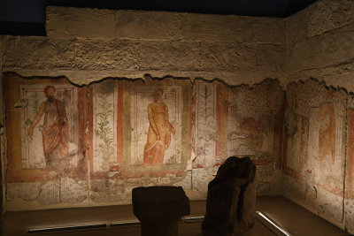 Gaziantep Zeugma museum Room with frescos sept 2019 4004.jpg