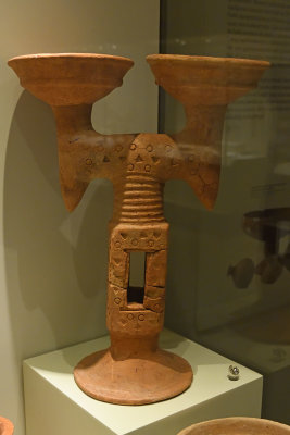 Gaziantep Archaeology museum Twin armed cult vessel sept 2019 4260.jpg