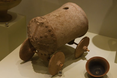 Gaziantep Archaeology museum Toy car sept 2019 4368.jpg