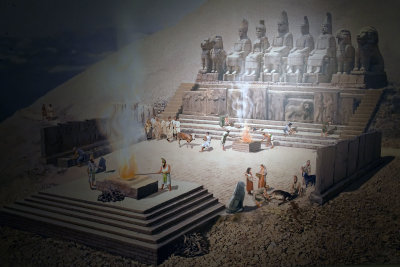 Gaziantep Archaeology museum Nemrut monument reconstruction sept 2019 4405.jpg