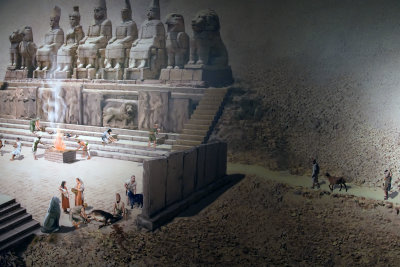 Gaziantep Archaeology museum Nemrut monument reconstruction sept 2019 4406.jpg