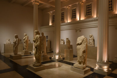 Gaziantep Archaeology museum Roman Statues Hall sept 2019 4431.jpg