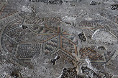 Antakya Museum Hotel Geometric mosaic sept 2019 5673.jpg