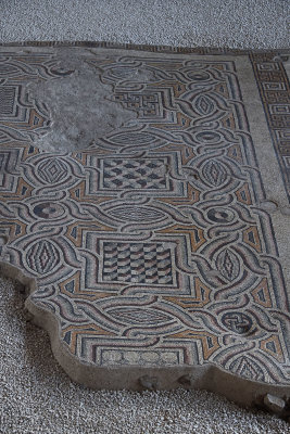 Antakya Museum Hotel Geometric mosaic sept 2019 5682.jpg