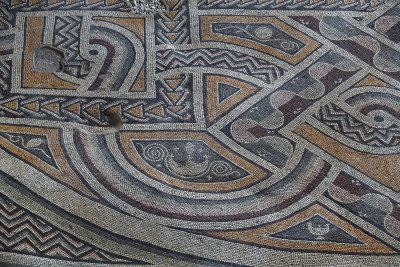 Antakya Museum Hotel Geometric mosaic sept 2019 5684.jpg