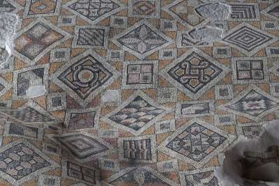 Antakya Museum Hotel Geometric mosaic sept 2019 5709.jpg