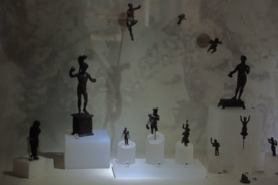 Antakya Archaeological Museum Bronze statuettes sept 2019 5841.jpg