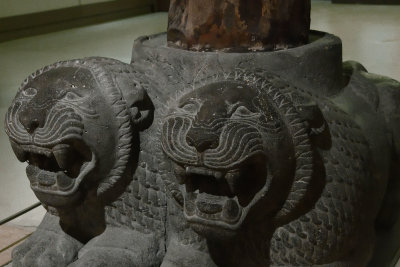 Antakya Archaeological Museum Pillar base with double lion sept 2019 5805.jpg