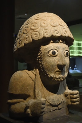 Antakya Archaeological Museum Statue of Suppiluliuma sept 2019 5788.jpg