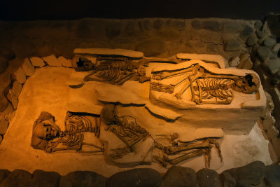 Antakya Archaeological Museum White Plastered Tomb sept 2019 5764.jpg