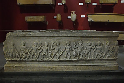 Antakya Archaeology Museum Garland sarcophagus sept 2019 6135.jpg