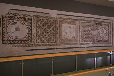 Antakya Archaeology Museum Two athletes mosaic sept 2019 5932.jpg