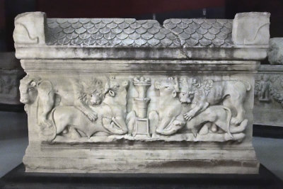 Antakya Archaeology Museum Frieze sarcophagus sept 2019 6129.jpg