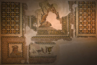 Antakya Archaeology Museum Narcissus at a brook mosaic sept 2019 6035.jpg